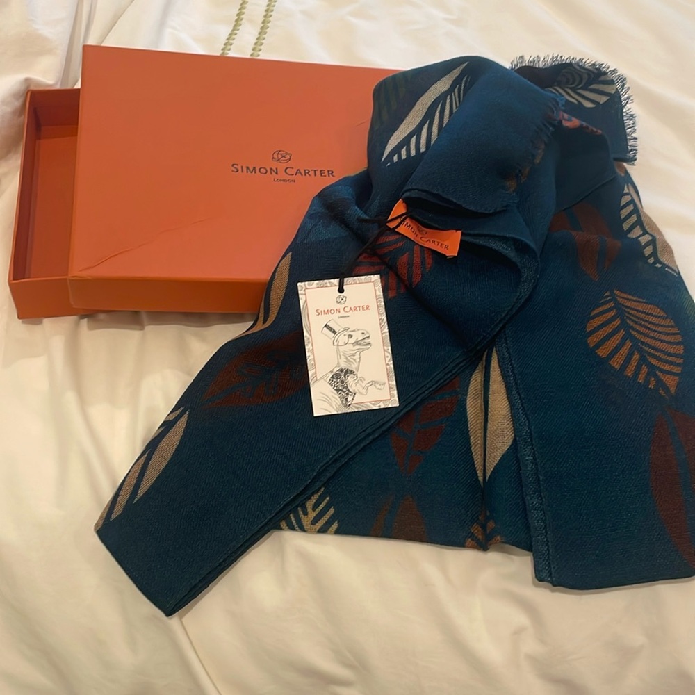 Simon Pearce wool scarf, NWT. 
PERFECT present for the Holidays.